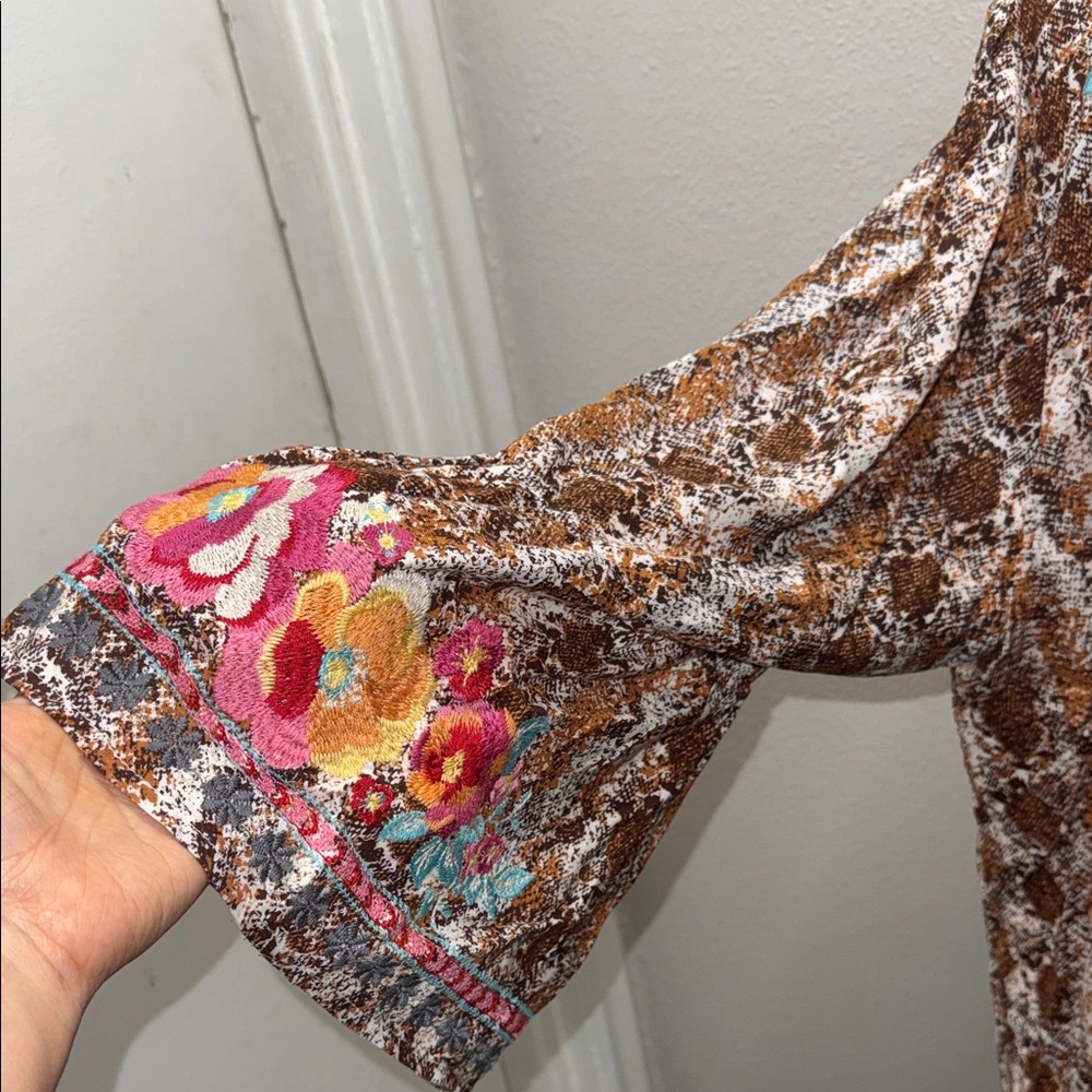 Savanna Jane Floral Embroidered Brown Blouse - Picture 5 of 6